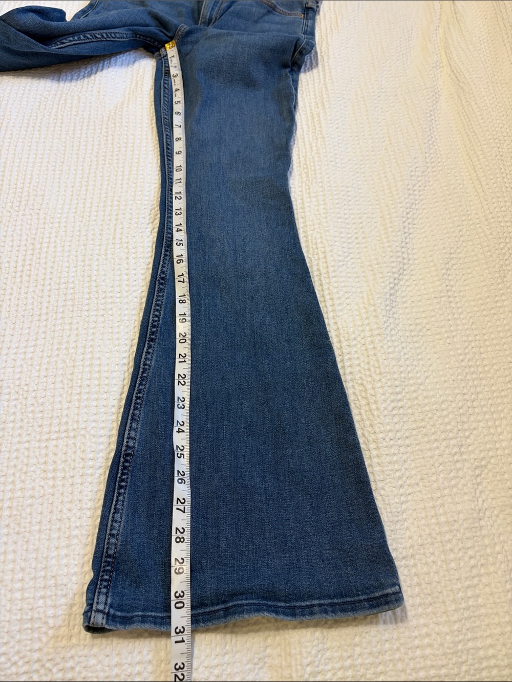 Hollister high rise flare jeans size 27 - Picture 6 of 10